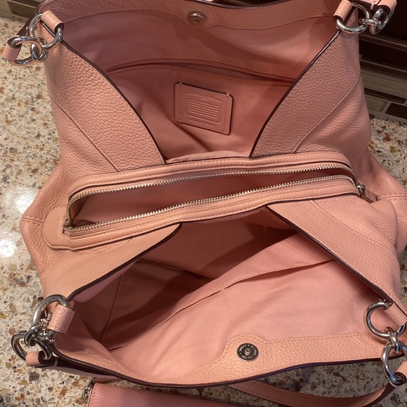 💕🩷PINK Coach Pebble Leather Signature Lexy Shoulder Bag & Matching Wallet🩷💕 - Picture 3 of 5